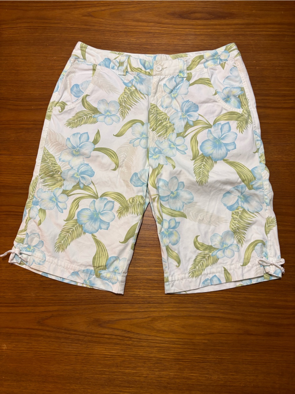 Jamaica Bay women’s floral capris - size 12